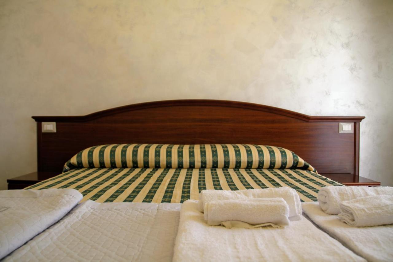 Rooms Dimora Arco - Affitti Brevi Italia Monte SantʼAngelo المظهر الخارجي الصورة