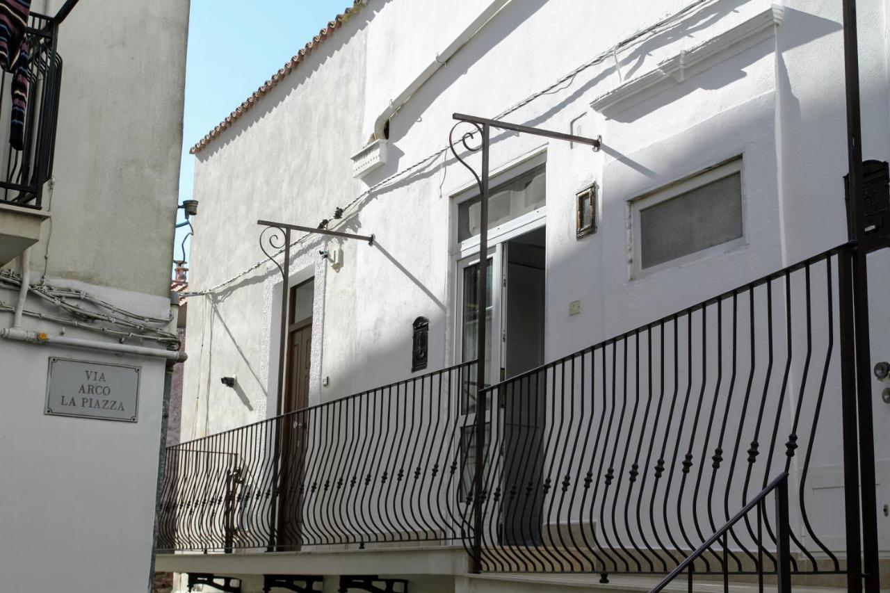 Rooms Dimora Arco - Affitti Brevi Italia Monte SantʼAngelo المظهر الخارجي الصورة