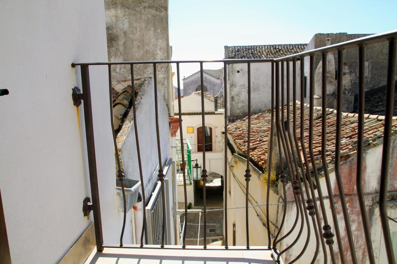 Rooms Dimora Arco - Affitti Brevi Italia Monte SantʼAngelo المظهر الخارجي الصورة