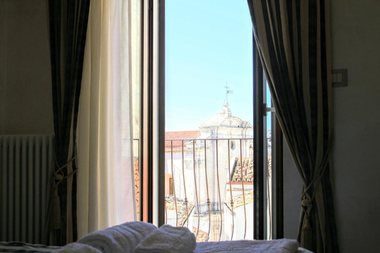 Rooms Dimora Arco - Affitti Brevi Italia Monte SantʼAngelo المظهر الخارجي الصورة