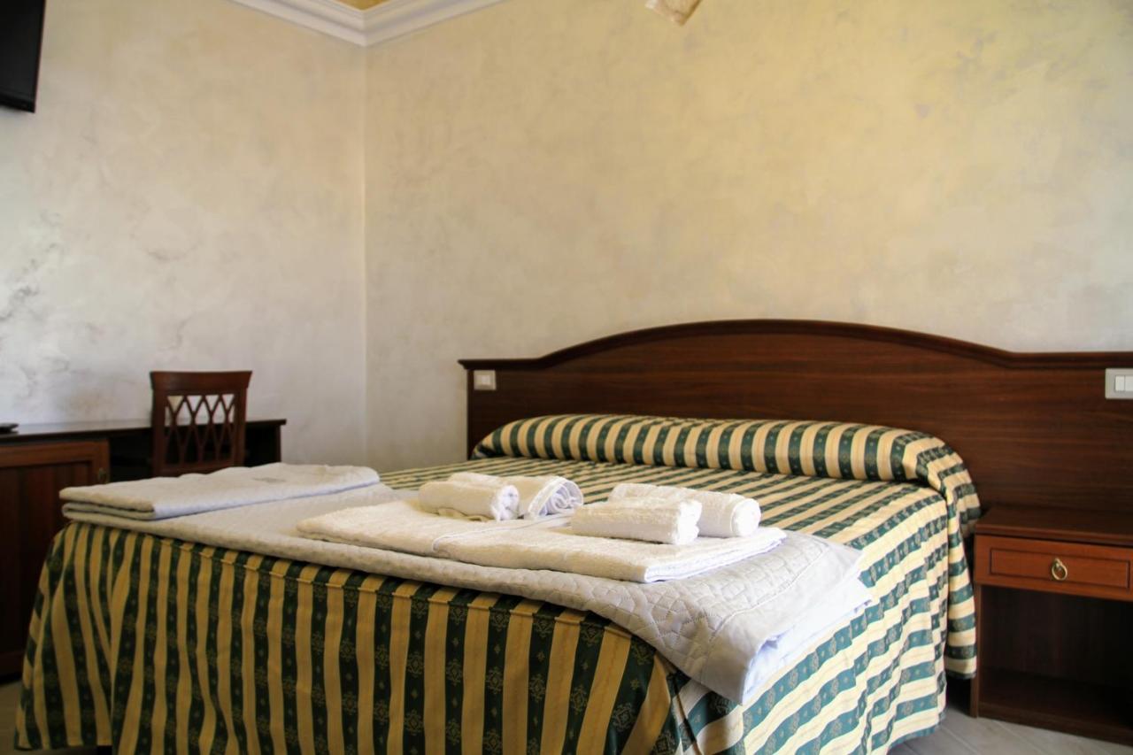 Rooms Dimora Arco - Affitti Brevi Italia Monte SantʼAngelo المظهر الخارجي الصورة