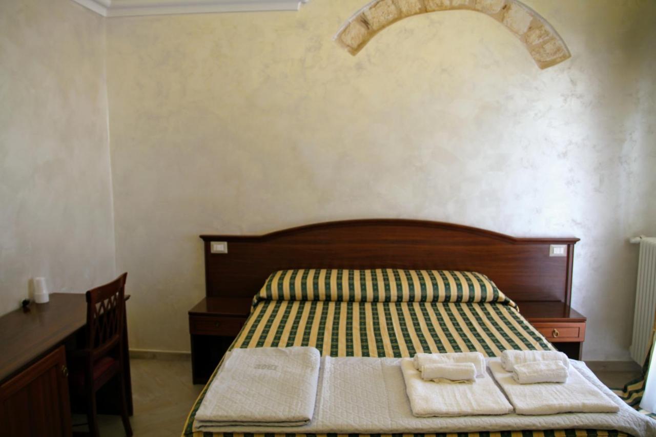 Rooms Dimora Arco - Affitti Brevi Italia Monte SantʼAngelo المظهر الخارجي الصورة