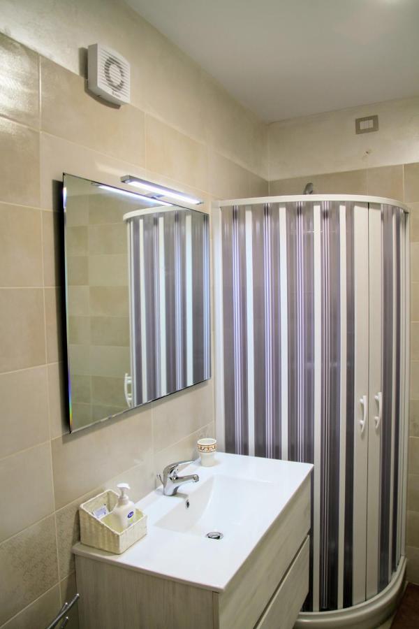 Rooms Dimora Arco - Affitti Brevi Italia Monte SantʼAngelo المظهر الخارجي الصورة